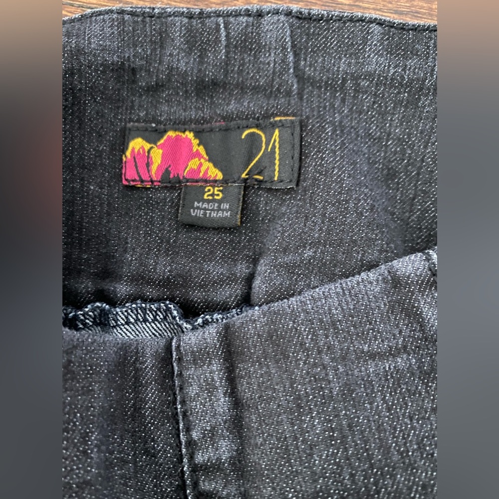 Forever 21 - Picture 4 of 4